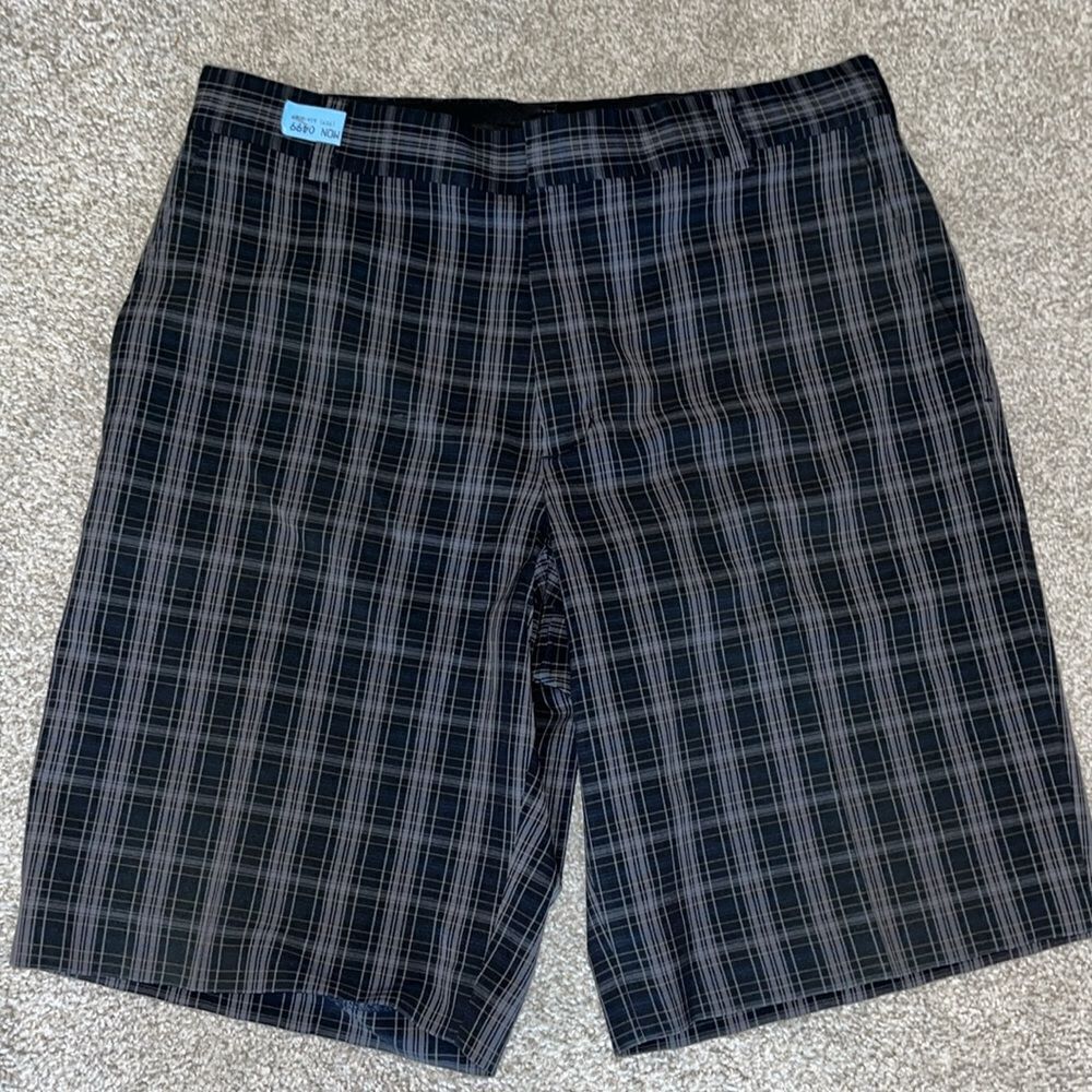 Nike Tiger Woods Metal Tab TW flat front style plaid check Golf shorts 34 men’s